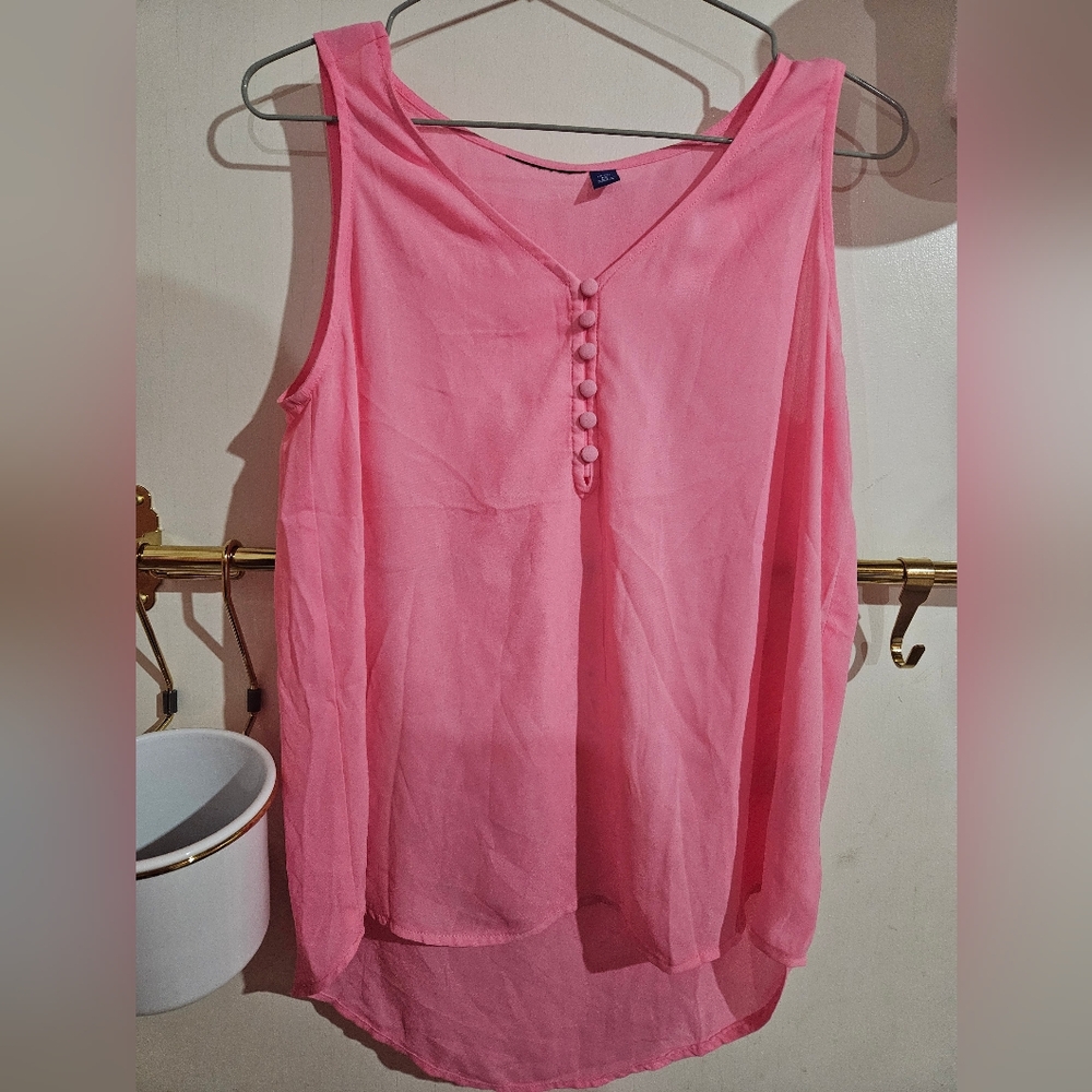 Small sleeveless pink dress top